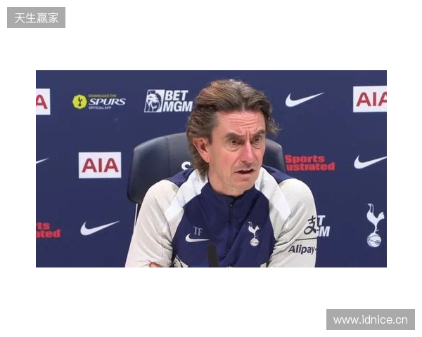 弗兰克：我不同意斯洛特的意见，范德芬不铲抢就不是合格后卫