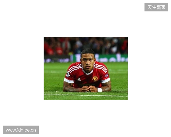 队长风范，曼联落后时B费利用肖疗伤时间来回指导大部分队友