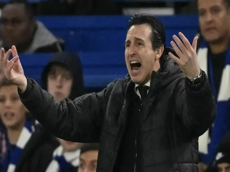 英足总官方:切尔西因球迷向场内投掷水瓶被罚款15万英镑